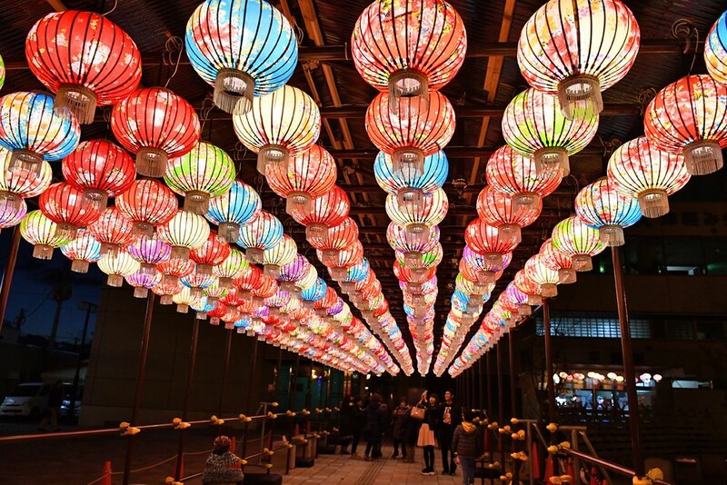 7色の台湾提灯400個 平川市中心部を彩る なびたび北東北
