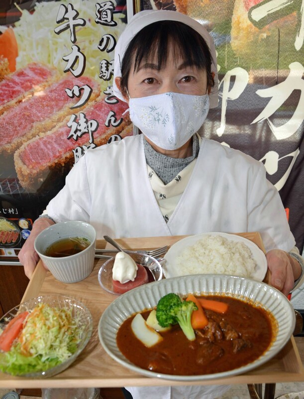 地元牛 紅玉煮込み味自慢 ビーフシチュー提供開始 道の駅さんのへ なびたび北東北